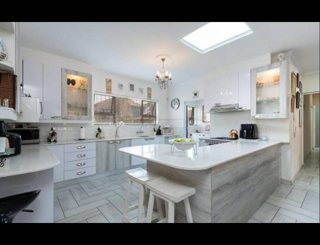 3 BEDROOM HOUSE FOR SALE IN NEW REDRUTH